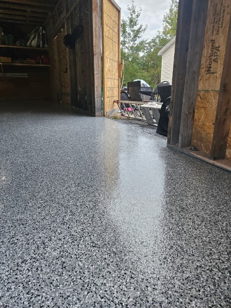 Finished durable flake epoxy garage floor